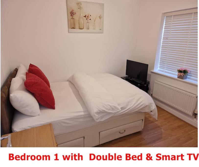 Nightrest Homes 6 Bedroom House- Smart Tv In Each Room - Parking - Wifi Milton Keynes Exterior foto